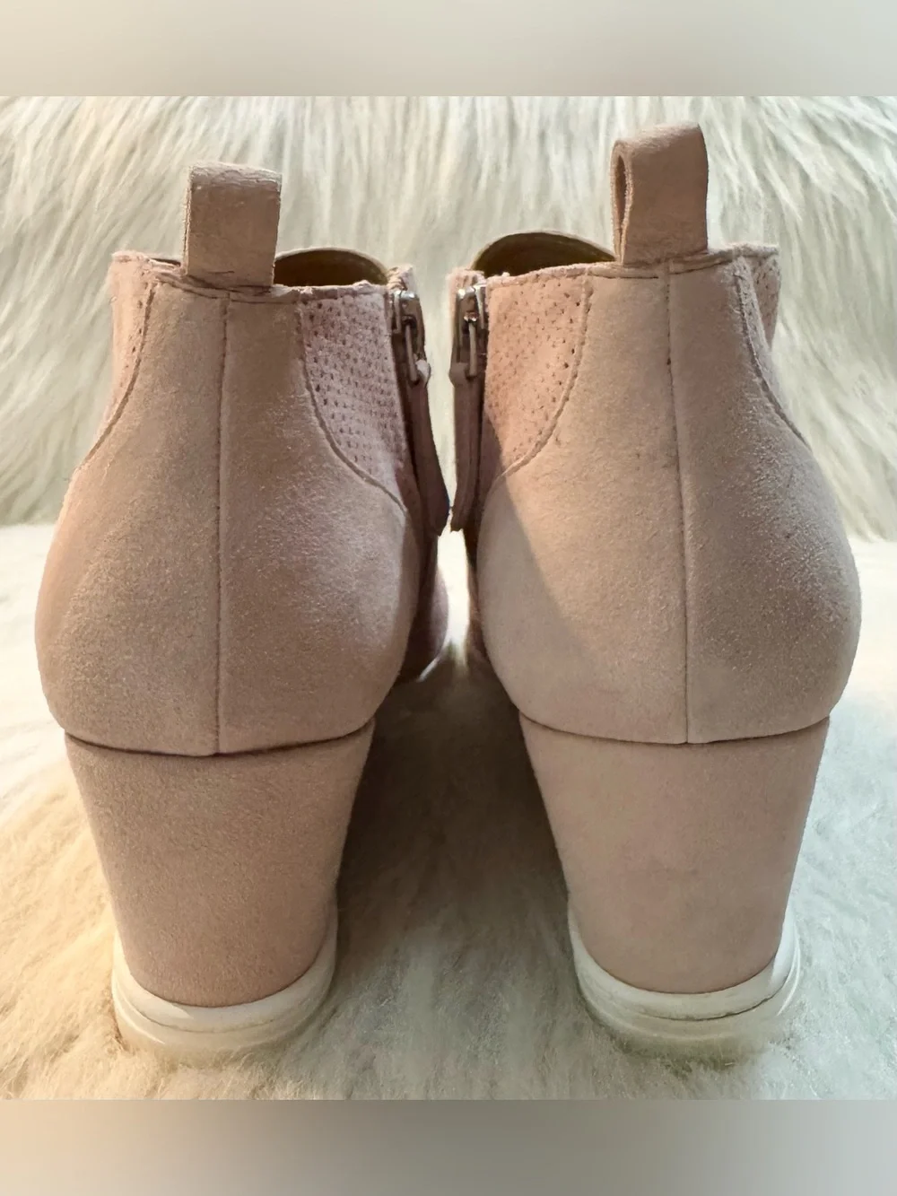 Ladies Linea Paolo Felicia Wedge Leather Bootie Soft Pink Size 8 GUC